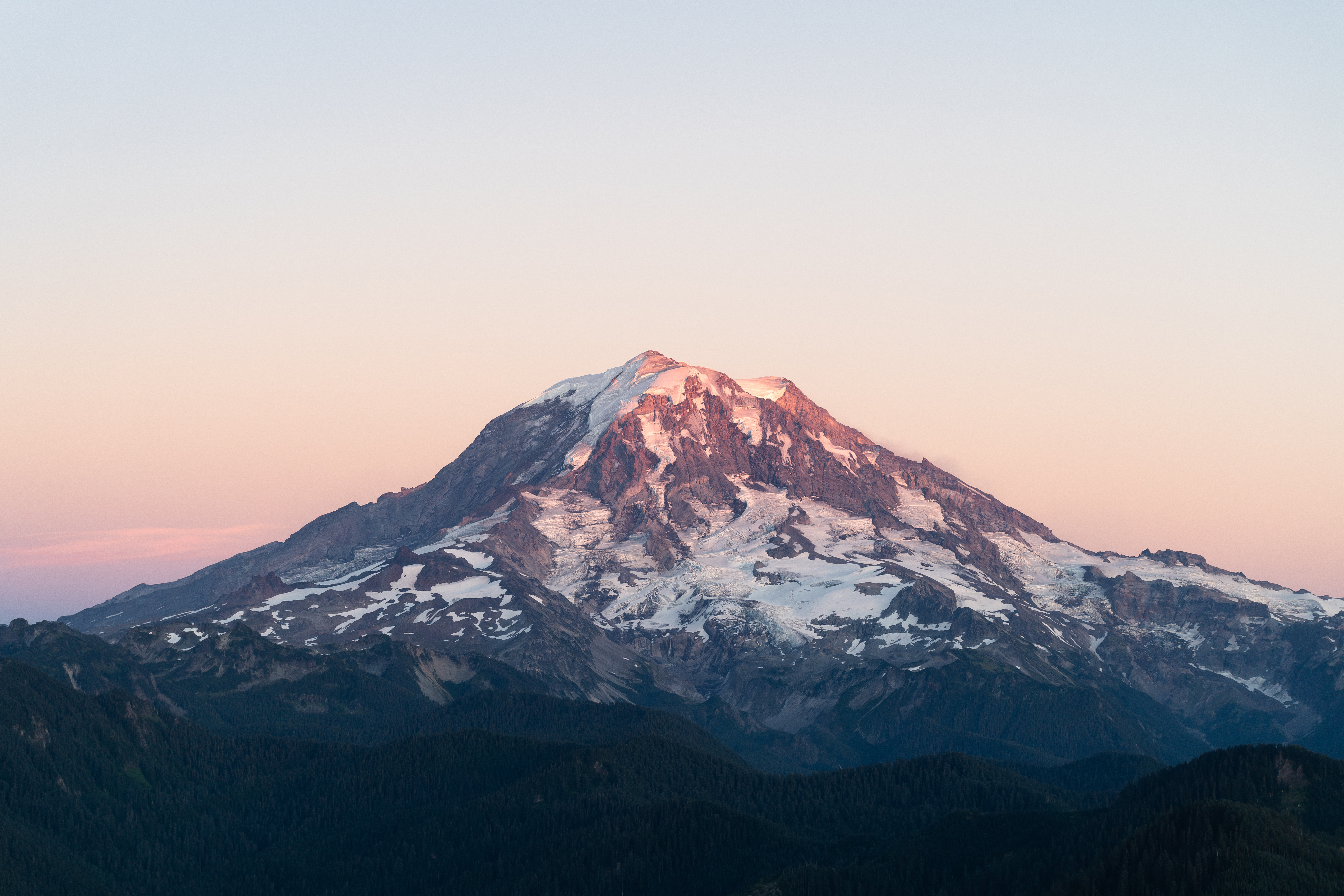 An image of Seattle’s Rainer mountain.
